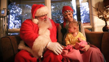 Joey Feek and Daughter Indiana Get Visit From Santa Claus During Singer's Hospice Care