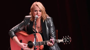 Miranda Lambert Has Emotional Moment On Stage Following 'Sh**ty Year'