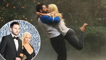 Christina Aguilera Recreates That Iconic Kiss From 'The Notebook' With Her Fiance