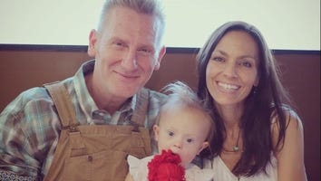 Joey Feek Shares Sweet Kiss With Daughter Indiana on Valentine's Day