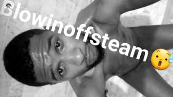 Usher Shared a Nude Selfie on Snapchat (and It's Very, Very, Very, Very NSFW!)