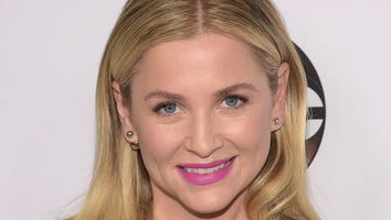 'Grey's Anatomy' Star Jessica Capshaw Welcomes Baby Girl, Shares Adorable First Pic