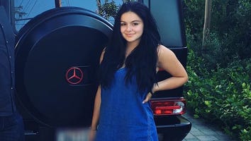 Ariel Winter Goes Barefoot and Makeup-Free for Casual Day in L.A.