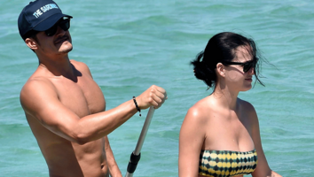 Orlando Bloom's Friends Pose With Actor's Nude Paddleboarding Cutout for His Birthday Weekend