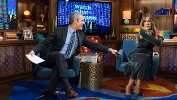 Sarah Jessica Parker Handles Her Wardrobe Malfunction Like a Pro!