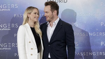 Jennifer Lawrence Can't Stop Laughing When Chris Pratt Insults 'Passengers' Sex Scene