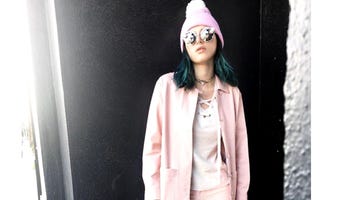 Bella Thorne's Hair Is Now Green