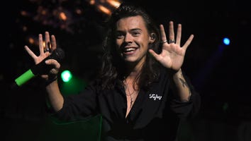 Harry Styles Delivers Kiwi to Fans Waiting in Standby Line Ahead of 'Saturday Night Live' Performance
