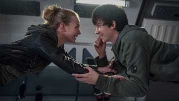 'The Space Between Us' Review: A Sci-Fi Rom-Com Worth a Thousand Questions