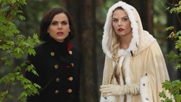 EXCLUSIVE: Regina and Robin Share an Intense Moment in This New 'Once Upon a Time' Sneak Peek!