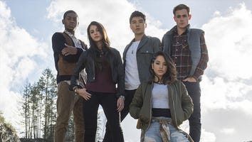 New 'Power Rangers' Clip: The Pink and Red Ranger Plan Their Escape