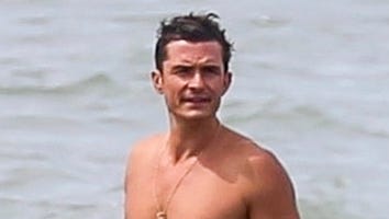 Orlando Bloom Shows off His Lean Body-See Pic!