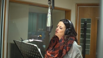 EXCLUSIVE: Go Behind the Scenes of Sara Evans' New Album, 'Words'