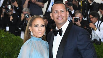 Jennifer Lopez and Alex Rodriguez Share a Steamy Kiss in NYC!
