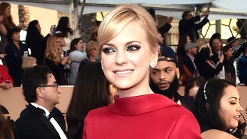 Anna Faris Officiates Friend Sim Sarna's Wedding -- See the Gorgeous Pics