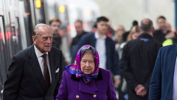Queen Elizabeth and Prince Philip Take Train to Sandringham House for the Holidays: Pic