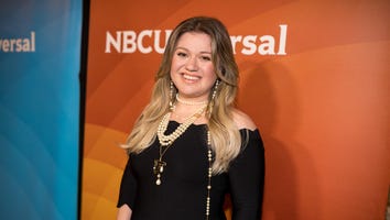 Kelly Clarkson Hilariously Begs Jesus to 'Take the Wheel' During ALS Pepper Challenge