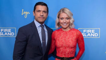 Kelly Ripa Adorably FaceTimes With Her 'Man Crush' Mark Consuelos