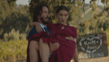 Keanu Reeves and Winona Ryder Bring Hilarious Bitterness to 'Destination Wedding'