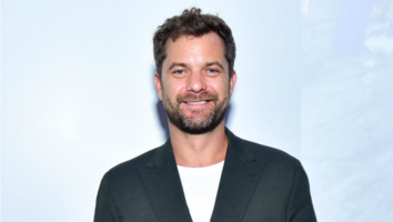Joshua Jackson Sneaks Up on a Fan Wearing His Conway 'Mighty Ducks' Jersey