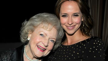 Jennifer Love Hewitt Recalls Hilarious Night of Drinking Vodka and Eating Pizza With Betty White