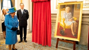 Queen Elizabeth's Handbag Is the Star Of Her New Royal Portrait