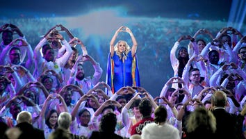 Carrie Underwood Delivers Powerful 'Love Wins' Performance at 2018 CMA Awards