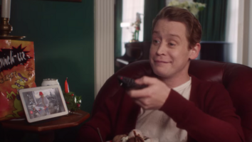 Macaulay Culkin Recreates Iconic 'Home Alone' Scenes for a Commercial... and It's Epic!