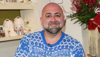 Food Network Star Duff Goldman Marries Girlfriend Johnna Colbry While Surrounded by Dinosaurs
