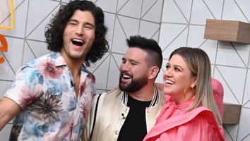2019 ACM Awards: Kelly Clarkson and Dan + Shay Bring Down the House With 'Keeping Score'