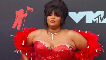 2019 VMAs: Watch Lizzo Arrive in a Stunning Red Sequin Gown!