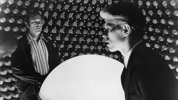 'The Man Who Fell to Earth' Being Turned Into TV Series at CBS All Access