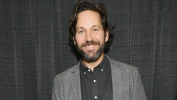 Paul Rudd Hands Out Cookies to NYC Voters Waiting in the Rain Because He's Awesome