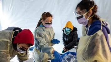 Medical Workers Snap Inspiring Photo While Flying to NYC to Help Amid Coronavirus Outbreak