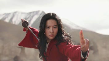 Sword Fighting With ‘Mulan’s Yifei Liu | ET Hollywood How-To