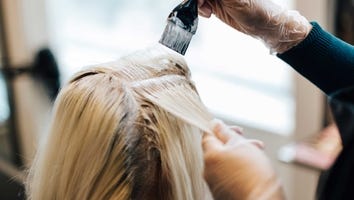 The Best Root Touch-Up Products for Extending Salon Color