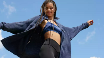 Aerie's Memorial Day Sale Includes 40% Off the TikTok-Favorite Crossover Leggings