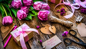 The Best Personalized Mother's Day Gifts — Shop Unique Gift Ideas for the Mom Who Has Everything