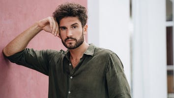 The Best Linen Shirts for Men to Keep Cool All Summer: Alex Mill, Abercrombie, Everlane and More