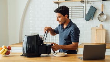 The Best Amazon Deals on Highly-Rated Air Fryers to Shop Ahead of Game Day