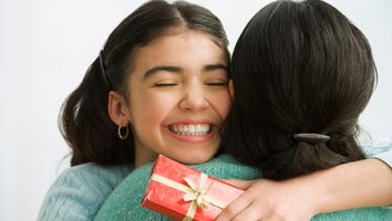 The 46 Best Holiday Gifts for Teenage Girls: Shop TikTok-Viral Fashion, Beauty, Room Decor and More