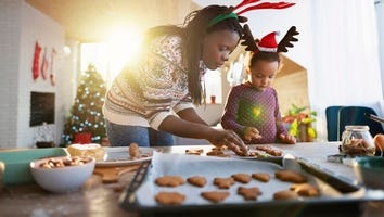 The 18 Best Holiday Gifts for Home Cooks in 2023: Shop Bakeware, Cookbooks, Kitchen Tools and More