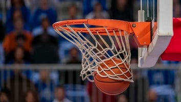 How to Watch Tonight's Los Angeles Lakers vs. New York Knicks Game: Start Time, Live Stream