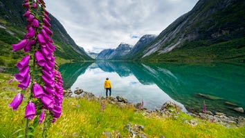 Patagonia Is Having a Huge End-of-Season Sale Right Now: Save Up to 50% on Jackets, Baggies and More