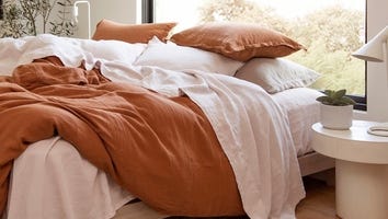 Parachute Is Having a Huge Warehouse Sale Right Now — Save Up to 70% on New Bedding for Summer