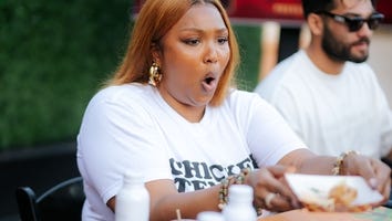 Lizzo, Sarah Michelle Gellar and More Stars Feast on Chicken Favorites at TenderFest 2026