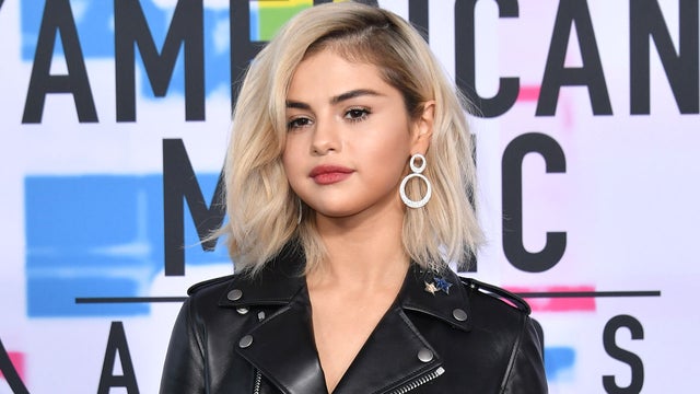 American Music Awards 2017 Arrivals -- See the Stars on the Carpet!