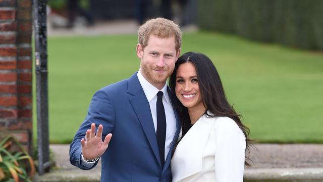 Meghan Markle's Stunning Fashion in Engagement Photos: A Breakdown of Her Looks | Entertainment Tonight Meghan Markle's Stunning Fashion in Engagement Photos: A Breakdown of Her Looks | Entertainment Tonight