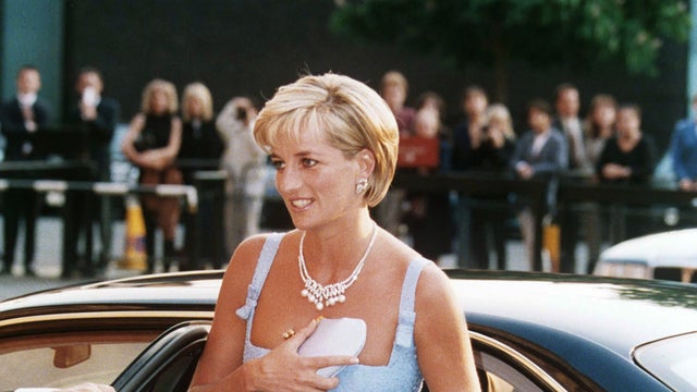 17 Super Chic Princess Diana Outfits We Would Wear Right Now