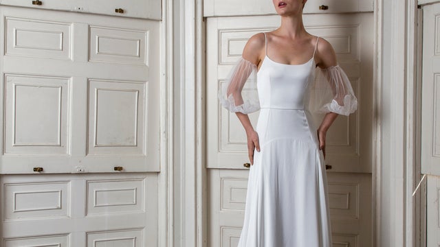 The Wedding Dress Trend That Has Meghan Markle Written All Over It |  Entertainment Tonight